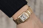 CARTIER.  Montre bracelet de dame modèle "Tank Française" petit...