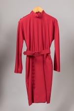 CHRISTIAN DIOR Boutique. 
Robe en laine rouge, manches longues et...