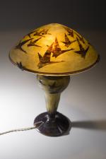 LE VERRE FRANCAIS. Lampe champignon en verre multicouche dans les...