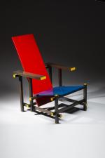 Gerrit Thomas RIETVELD (1888-1964), éditions Cassina. Fauteuil modèle "Rouge/bleu" en...