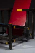 Gerrit Thomas RIETVELD (1888-1964), éditions Cassina. Fauteuil modèle "Rouge/bleu" en...