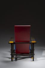 Gerrit Thomas RIETVELD (1888-1964), éditions Cassina. Fauteuil modèle "Rouge/bleu" en...