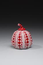 D'après Yayoi KUSAMA.Pumpkin blanche et rouge. Résine, cachet Yayoi Kusama...