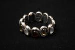 Mithé ESPELT (1923-2020). 
Bracelet en céramique émaillée argentée et cabochons...