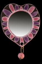 Mithé ESPELT (1923-2020) Miroir de poche cœur Céramique émaillée rose...