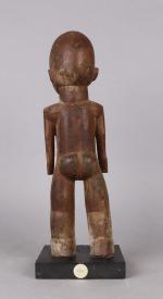 LOBI, BURKINA FASO. 
Force de prestance de la statuette à...