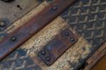 GOYARD.Malle en bois garnie de toile goyardine, les serrures et...