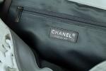 CHANEL. Sac en cuir écru surpiqué du sigle de la...