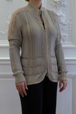 CHANEL. Gilet en maille de coton et viscose beige et...