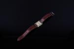 CARTIER.  Montre bracelet modèle "Must Tank" en vermeil, le...