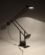 PIROUETT. Lampe à poser en métal chromé, le réflecteur à...